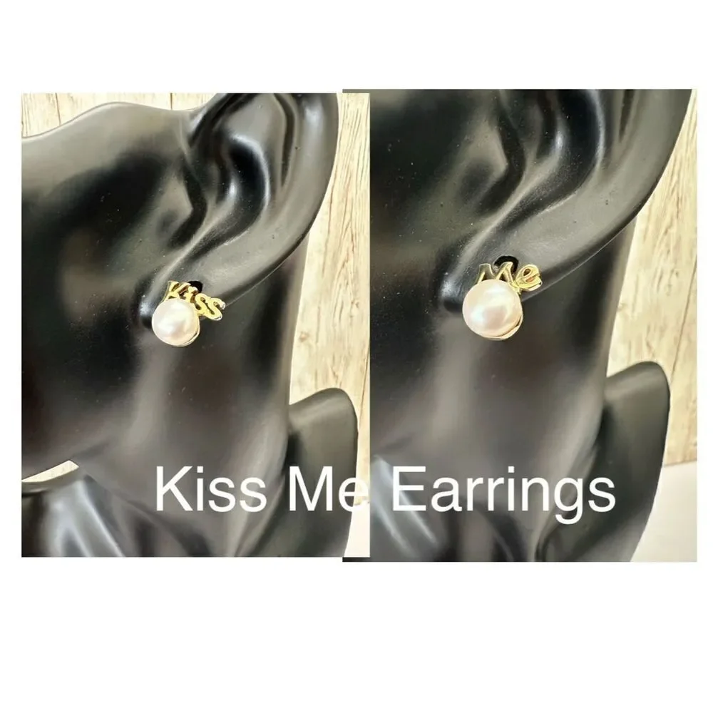 KISS ME 925 Sterling Silver stud earrings